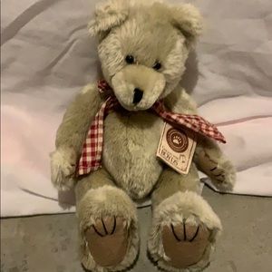 Boyd’s bear. Collectible. Retired.